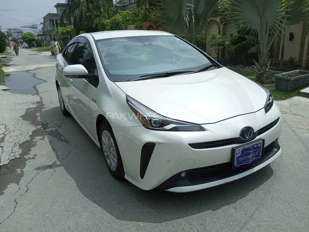 Toyota Prius 2020 for Sale in Lahore Toyota Prius 2020 for Sale in Lahore Image-3