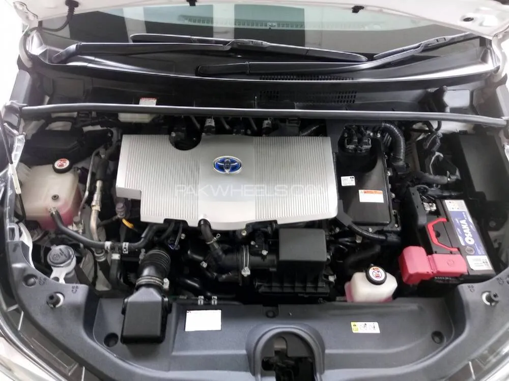Toyota Prius 2020 for Sale in Lahore Toyota Prius 2020 for Sale in Lahore Image-8