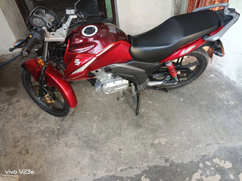 suzuki 125 road bike