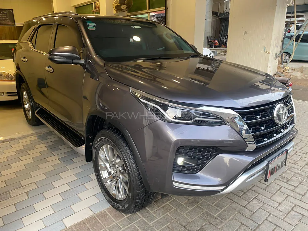 Toyota Fortuner 2021 for Sale in Karachi Image-1