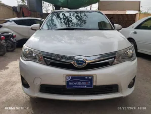 Toyota Corolla Axio Hybrid 1.5 2015 for Sale