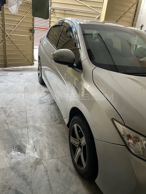 Honda Grace Hybrid 2015 for sale in Peshawar