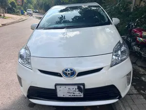 Toyota Prius S 1.8 2014 for Sale