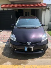 Toyota Prius S LED Edition 1.8 2014 for Sale