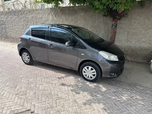 Toyota Vitz F Smile Edition 1.0 2011 for Sale