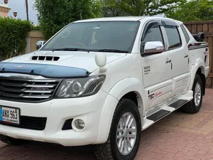 Toyota Hilux D-4D Automatic 2012 for Sale