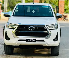 Toyota Hilux Revo V Automatic 2.8 2022 for Sale