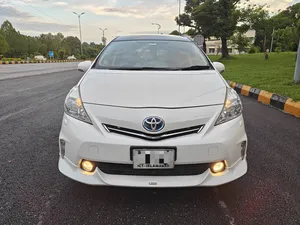 Toyota Prius Alpha G 2012 for Sale