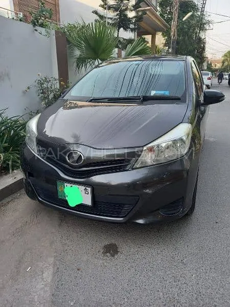 Toyota Vitz 2012 for Sale in Lahore Image-1