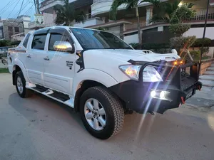 Toyota Hilux D-4D Automatic 2010 for Sale