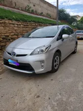 Toyota Prius S LED Edition 1.8 2014 for Sale