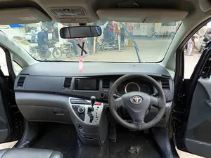 Toyota ISIS Platana 2007 for Sale