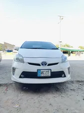 Toyota Prius S 1.8 2014 for Sale