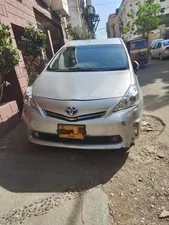 Toyota Prius Alpha G 2012 for Sale