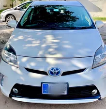 Toyota Prius S LED Edition 1.8 2013 for Sale