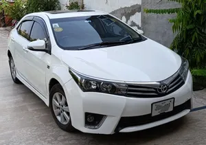 Toyota Corolla Altis Grande CVT-i 1.8 2015 for Sale