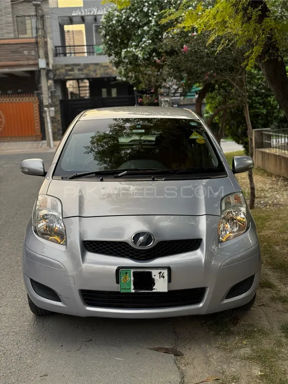 Toyota Vitz 2010 for Sale in Lahore Image-1