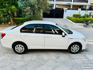 Toyota Corolla Axio Hybrid 1.5 2014 for Sale