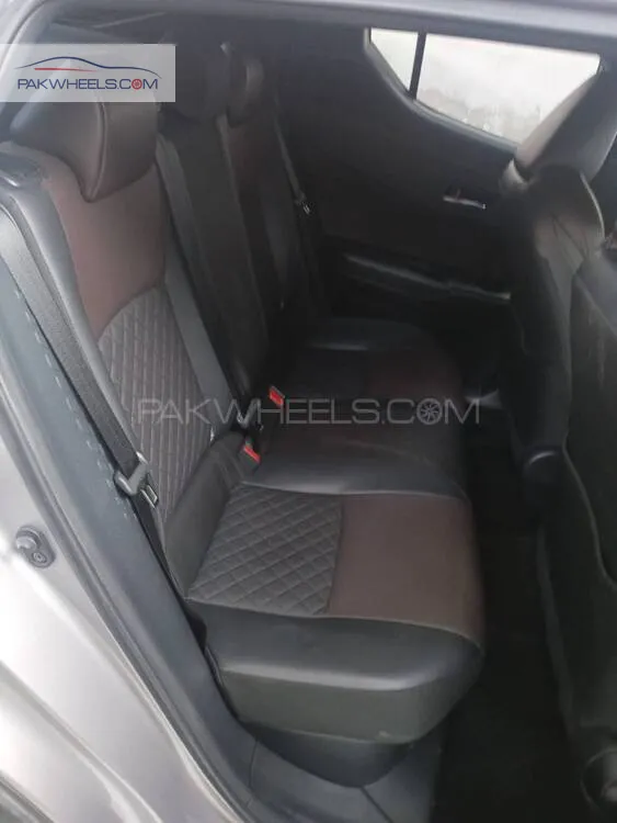 Toyota C-HR 2019 for Sale in Gujranwala Toyota C-HR 2019 for Sale in Gujranwala Image-16