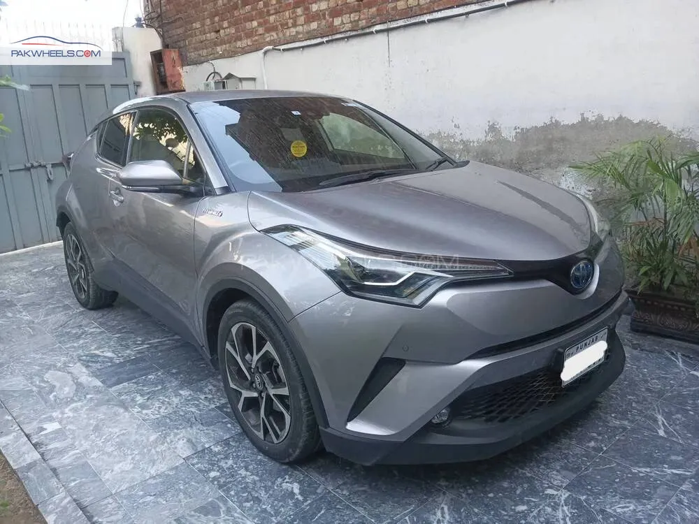 Toyota C-HR 2019 for Sale in Gujranwala Toyota C-HR 2019 for Sale in Gujranwala Image-2
