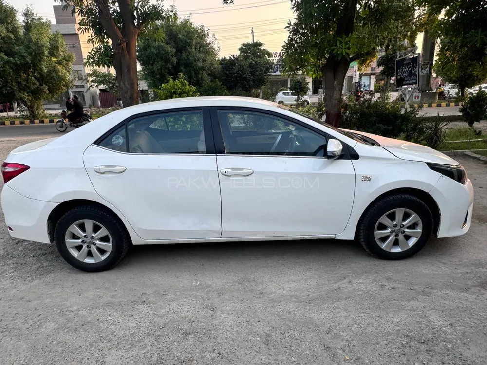 Toyota Corolla Altis Automatic 1.6 2015 for sale in Lahore | PakWheels