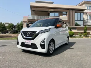 Nissan Dayz Highway star S hybrid X pro pilot 2021 for Sale