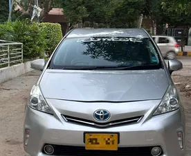 Toyota Prius Alpha G 2012 for Sale