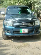 Toyota Hilux Vigo Champ V 2012 for Sale