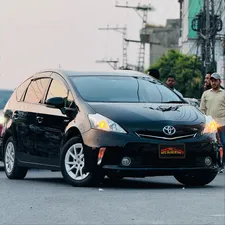 Toyota Prius Alpha S 2014 for Sale