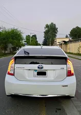 Toyota Prius S LED Edition 1.8 2014 for Sale