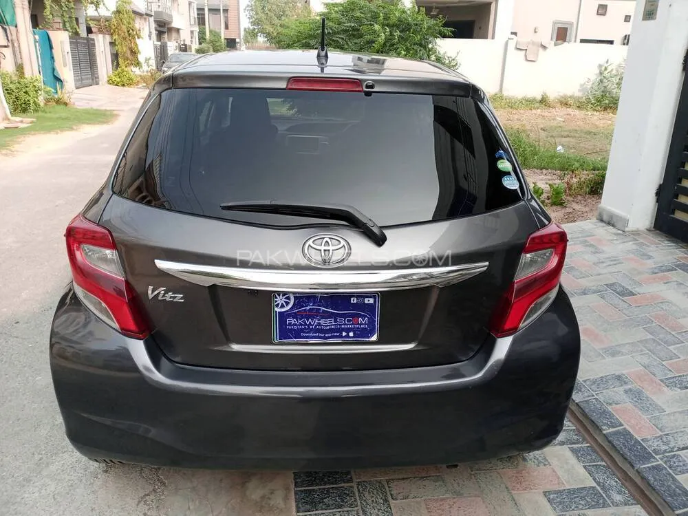 Toyota Vitz 2014 for Sale in Lahore Toyota Vitz 2014 for Sale in Lahore Image-5