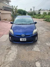 Toyota Prius Alpha S 2011 for Sale