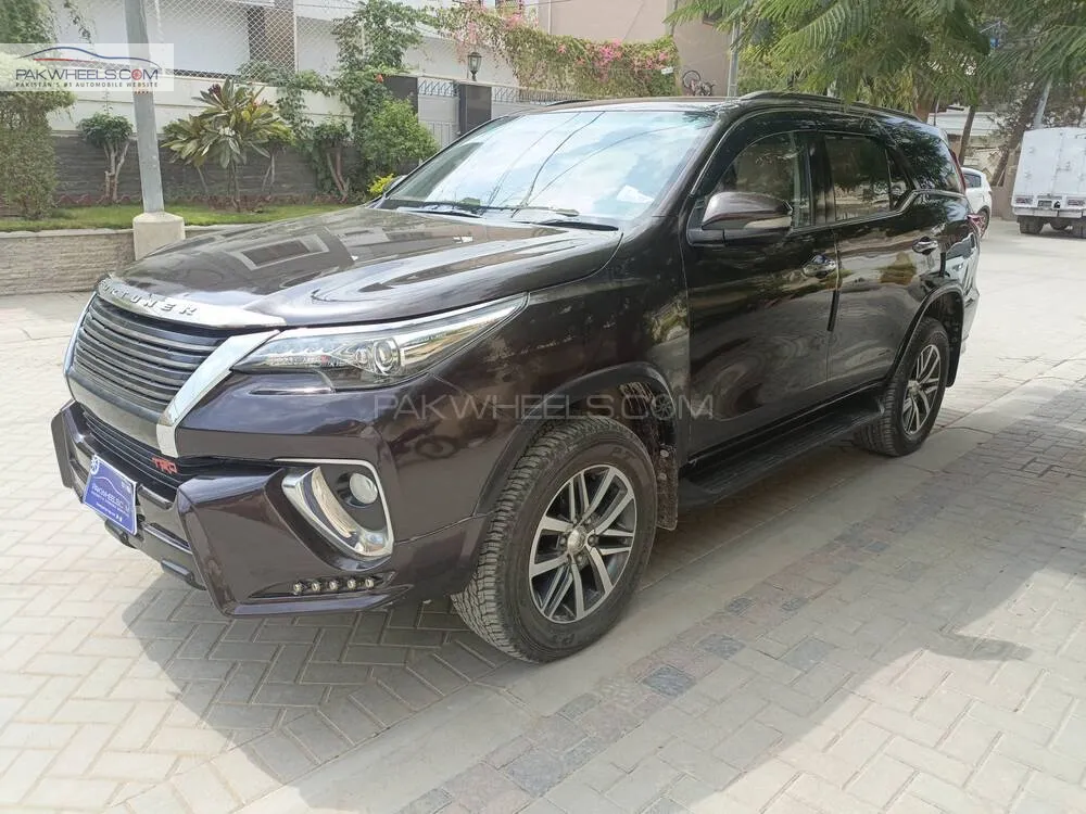 Toyota Fortuner 2017 for Sale in Karachi Toyota Fortuner 2017 for Sale in Karachi Image-3