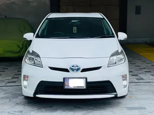 Toyota Prius S 1.8 2014 for Sale