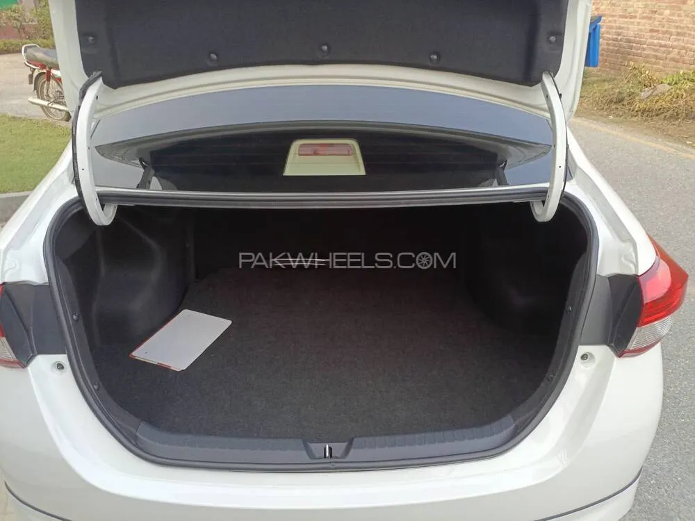 Toyota Yaris Sedan 2023 for Sale in Lahore Toyota Yaris Sedan 2023 for Sale in Lahore Image-7