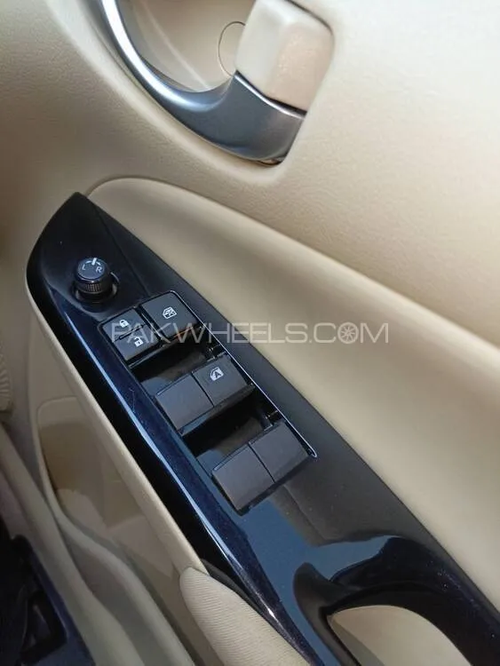 Toyota Yaris Sedan 2023 for Sale in Lahore Toyota Yaris Sedan 2023 for Sale in Lahore Image-12