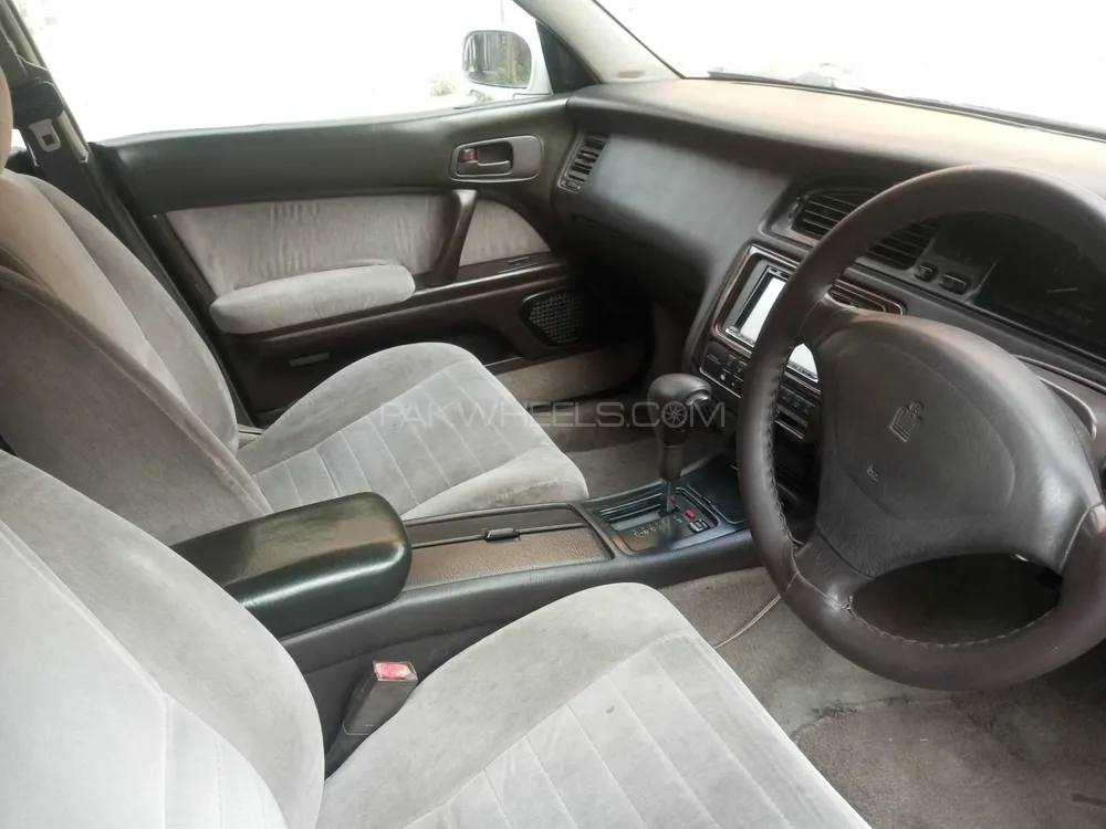 Toyota Crown 1977 for Sale in Lahore Toyota Crown 1977 for Sale in Lahore Image-10