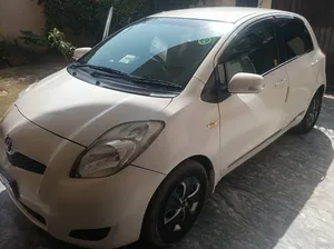 Toyota Vitz F Smile Edition 1.0 2013 for Sale