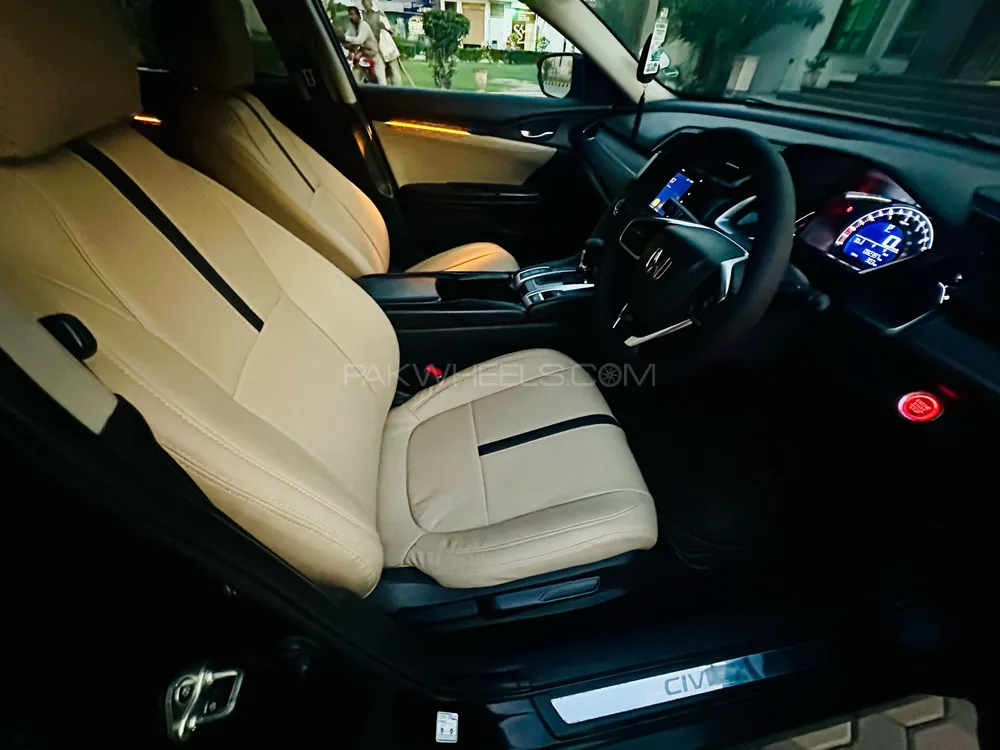 Honda Civic 2018 for Sale in Faisalabad Honda Civic 2018 for Sale in Faisalabad Image-9
