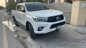 Toyota Hilux Revo V Automatic 2.8 2018 for Sale