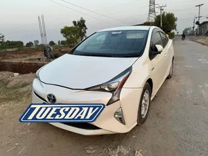 Toyota Prius S 1.8 2015 for Sale