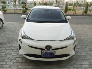 Toyota Prius E 2017 for Sale