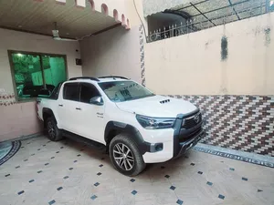 Toyota Hilux Revo V Automatic 3.0  2017 for Sale