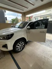 Toyota Hilux Revo G 2.8 2015 for Sale