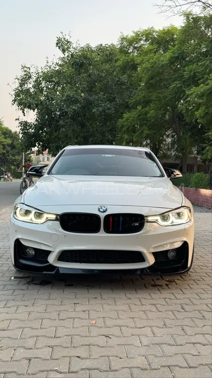بی ایم ڈبلیو 3 سیریز 2017 for Sale in لاہور Image-1