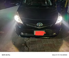 Toyota Prius Alpha G 2013 for Sale