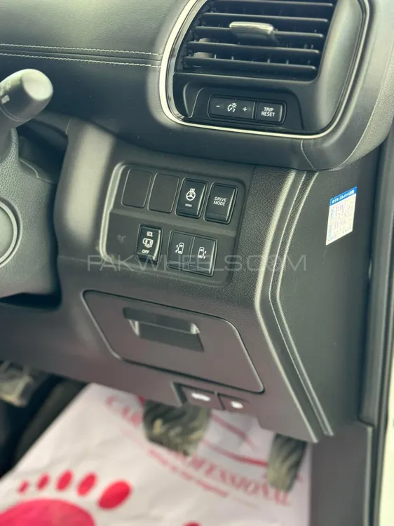 Nissan Serena 2018 for Sale in Peshawar Nissan Serena 2018 for Sale in Peshawar Image-5