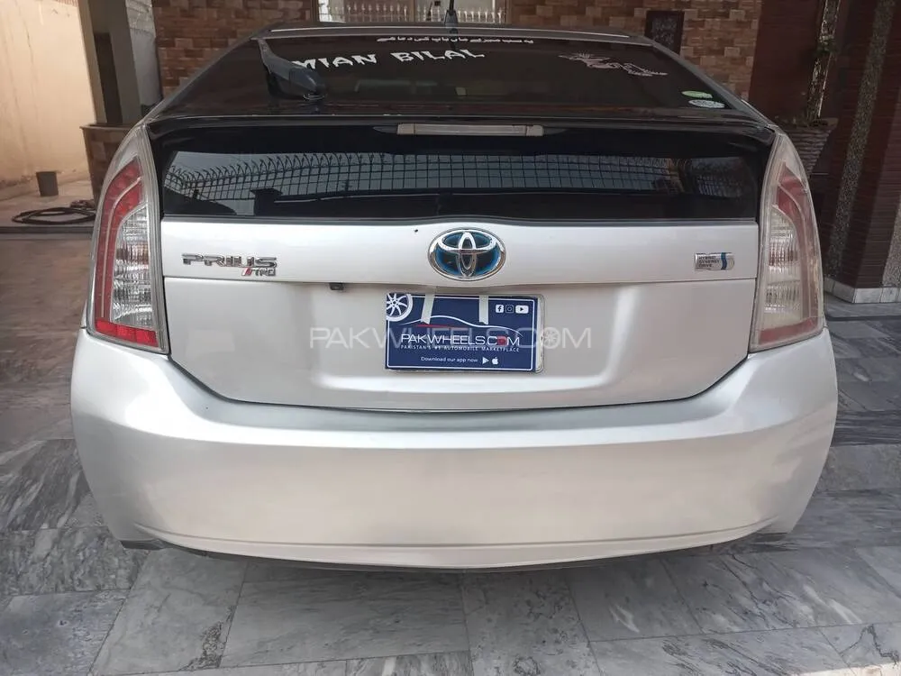 Toyota Prius 2012 for Sale in Faisalabad Toyota Prius 2012 for Sale in Faisalabad Image-6