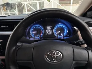 Toyota Corolla Altis CVT-i 1.8 2015 for Sale