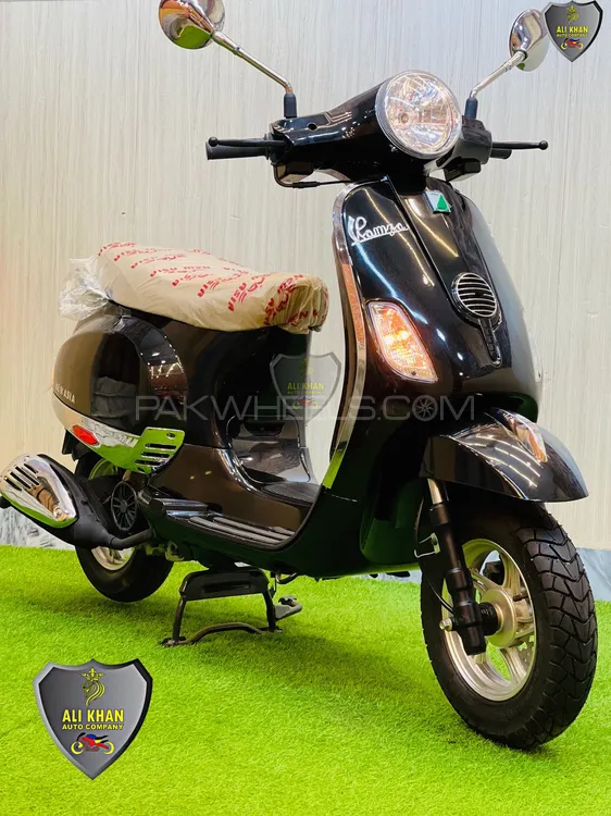 Lectrix Scooty 2025 for Sale Image-1